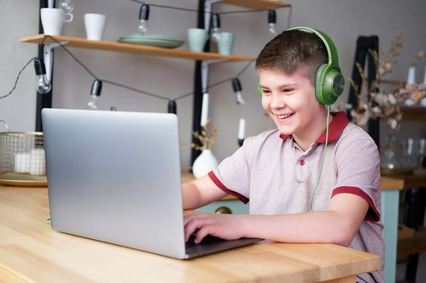 Carte de la forêt brocéliande pour les visites : téléchargez l'application sur votre smartphone